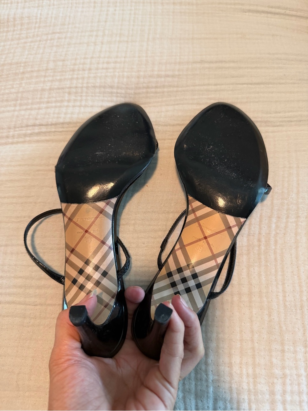 Burberry Black Leather Strappy Mid-Heel Sandals with Circular Accents - Picture 2 of 7